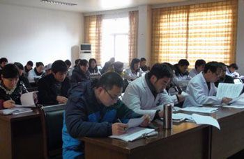 我院召开中层干部座谈会